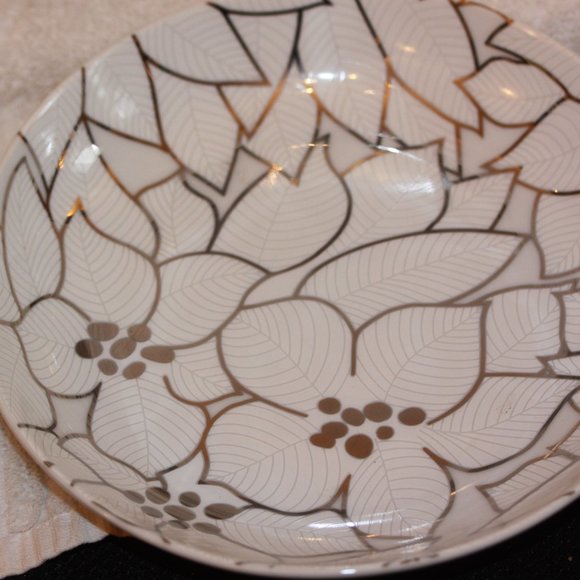 Ten Strawberry Street Poinsettia Silver & White Bowls LOT of 4
